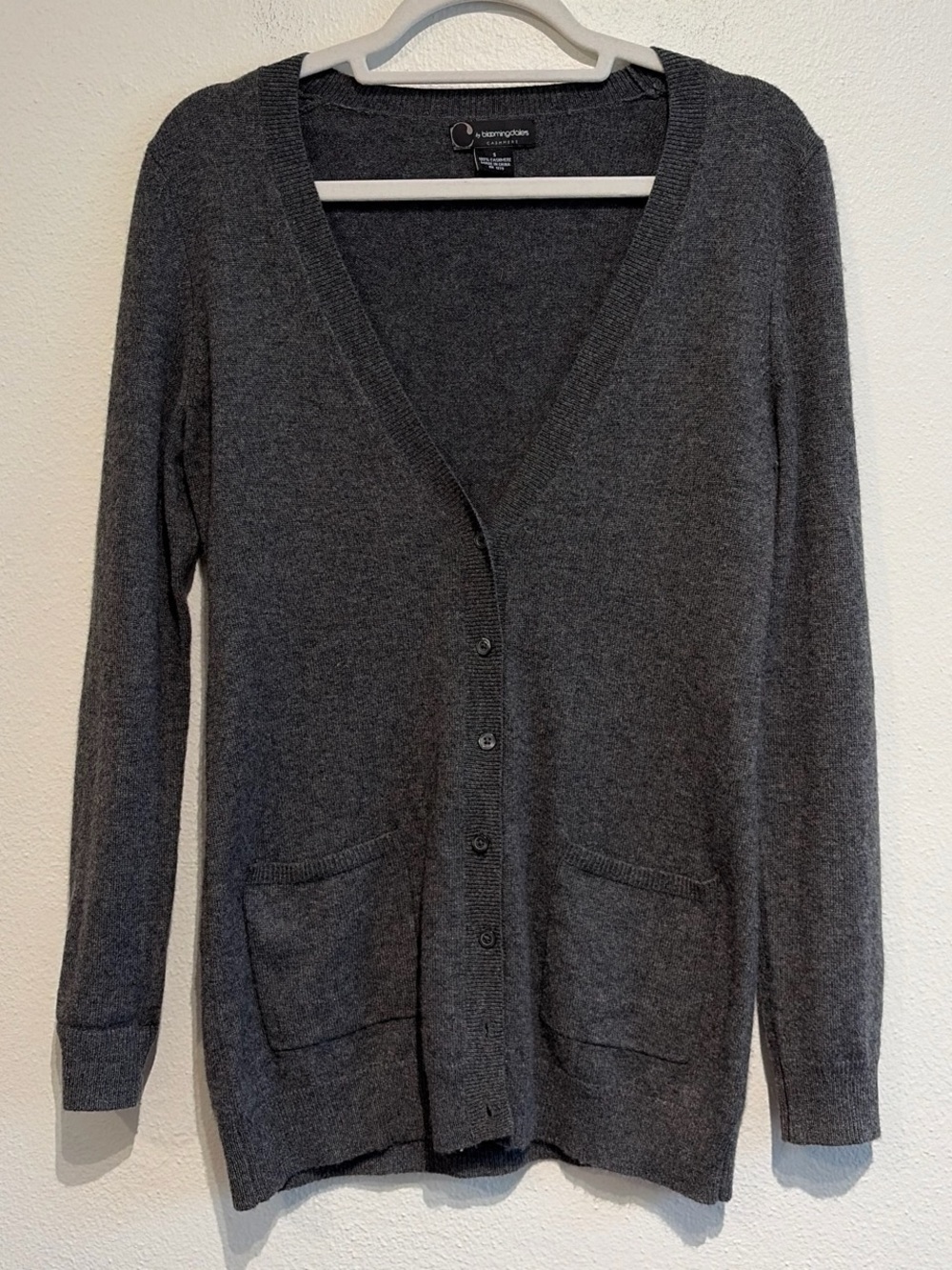 Bloomingdale's 100% Cashmere Gray Women's V-Neck Button Cardigan